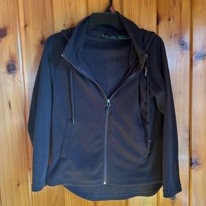 A cozy hoodie sweater .. size small fits medium.